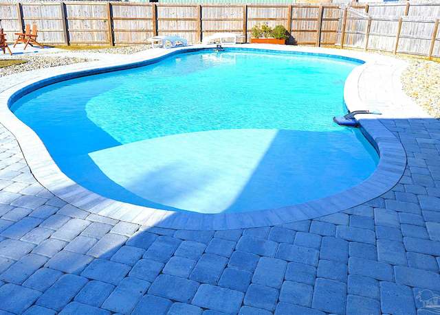 Property at 4294 Pats Ct, Gulf Breeze, FL 32563, 4 beds, 3 baths