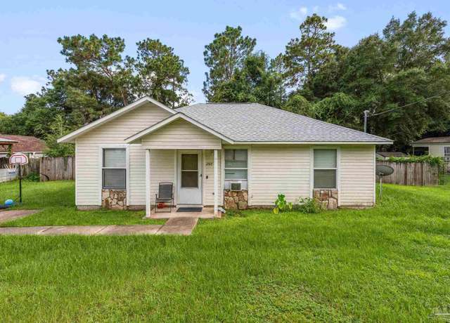 Property at 2517 Sunset Dr, Crestview, FL 32536, 3 beds, 2 baths