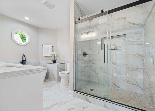 Property at 5674 Windsong Dr, Milton, FL 32570, 4 beds, 3 baths