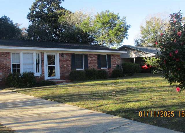 Property at 5575 Homewood Rd, Pensacola, FL 32504, 3 beds, 2 baths