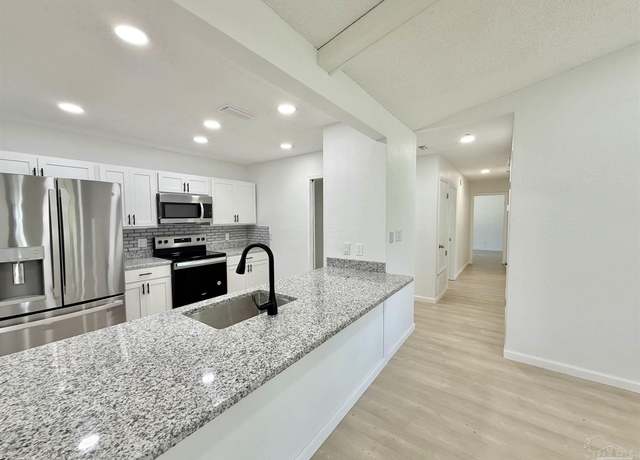 Property at 4035 Tonbridge Cir, Pensacola, FL 32514, 3 beds, 2 baths
