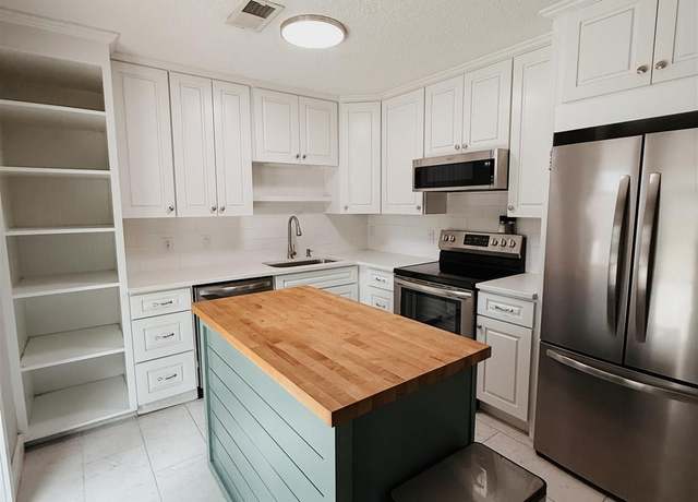 Property at 30 Woodham Ave, Ft Walton Beach, FL 32547, 3 beds, 2 baths
