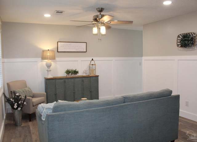 Property at 30 Woodham Ave, Ft Walton Beach, FL 32547, 3 beds, 2 baths