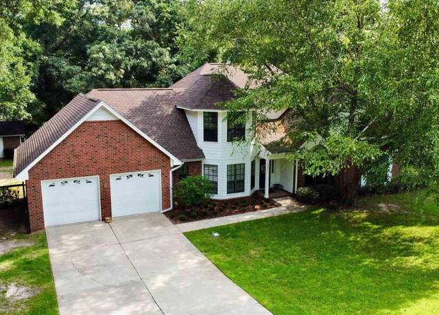 Property at 525 Northcreek Dr, Pensacola, FL 32514, 3 beds, 2.5 baths
