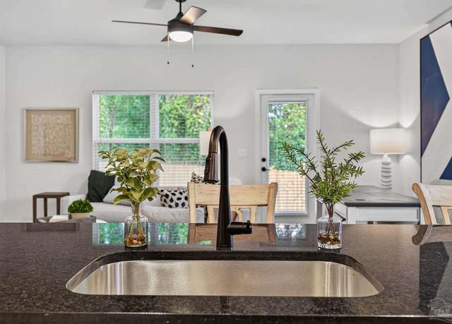 Property at 1948 Highland Ridge Ct Unit 6B, Pensacola, FL 32534, 3 beds, 2.5 baths