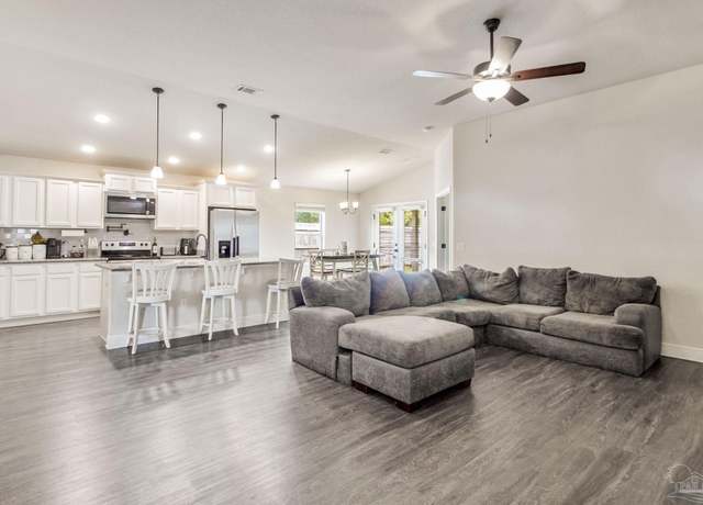 Property at 5149 Peach Dr, Pace, FL 32571, 3 beds, 2 baths
