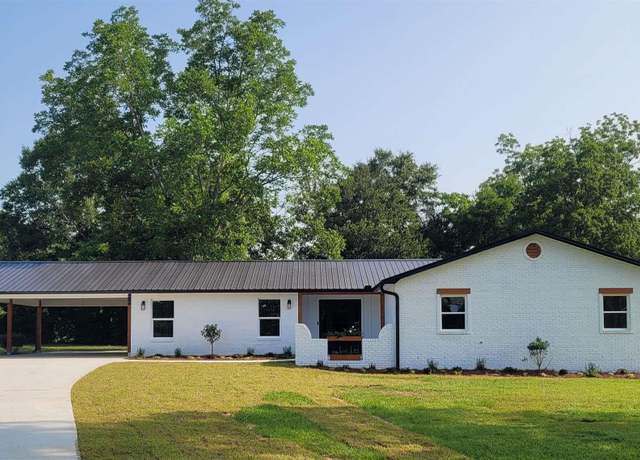 Property at 3225 Hwy 297 A, Cantonment, FL 32533, 3 beds, 2.5 baths