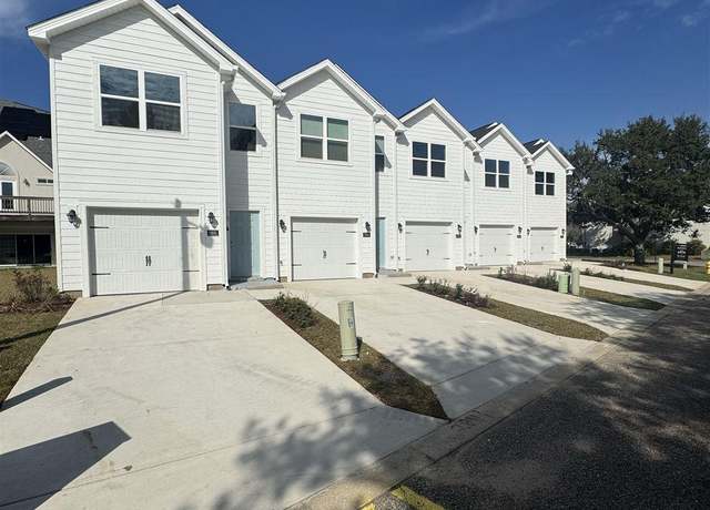 Property at 2891 Leahs Ln, Navarre, FL 32566, 3 beds, 2.5 baths