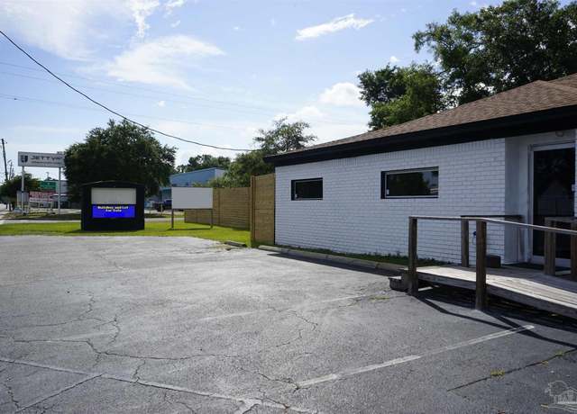 Property at 3480 Barrancas Ave, Pensacola, FL 32507, 3 beds, 2 baths