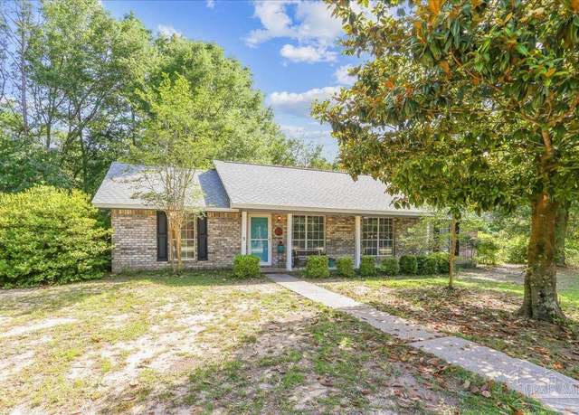 Property at 5471 Shamrock St, Milton, FL 32570, 3 beds, 1.5 baths