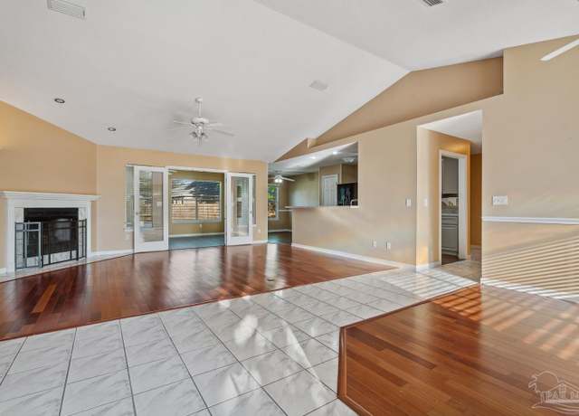 Property at 4392 Clair Ct, Gulf Breeze, FL 32563, 3 beds, 2 baths