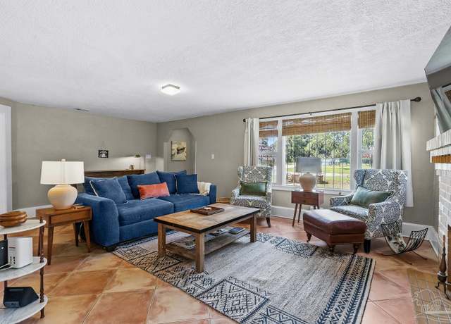 Property at 1000 W Lee St, Pensacola, FL 32501, 2 beds, 2 baths
