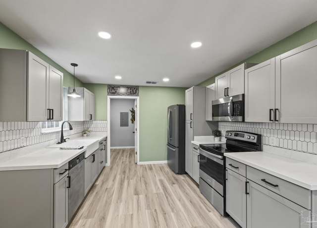 Property at 3985 Whitehall Dr, Pace, FL 32571, 3 beds, 1 bath