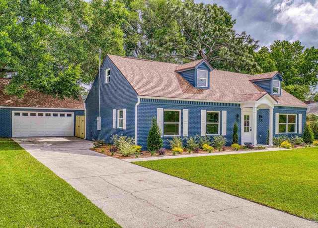 Property at 4020 Kingsberry Dr, Pensacola, FL 32504, 4 beds, 3.5 baths
