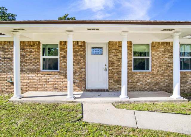Property at 8179 Sedgefield Dr, Pensacola, FL 32507, 3 beds, 2 baths
