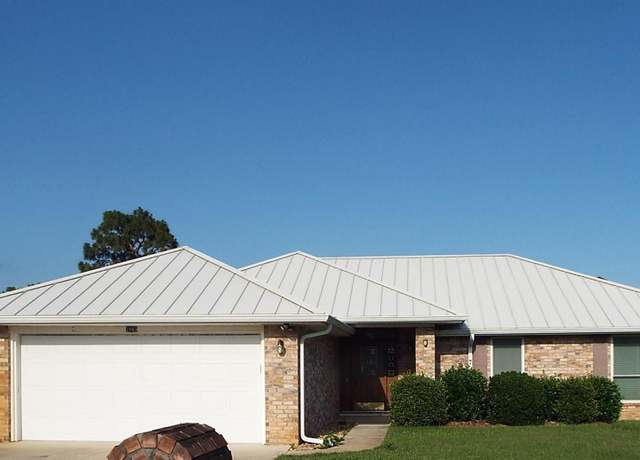 Property at 2483 Heritage Cir, Navarre, FL 32566, 4 beds, 2 baths