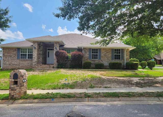 Property at 2441 Pine Forest Rd, Pensacola, FL 32533, 4 beds, 3 baths