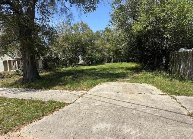 Property at 1000 W Yonge St, Pensacola, FL 32501