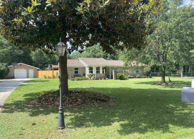 Property at 6247 Forest Dr, Milton, FL 32570, 3 beds, 2.5 baths