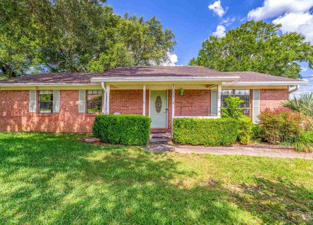 Property at 1051 New Haven Dr, Cantonment, FL 32533, 3 beds, 2 baths