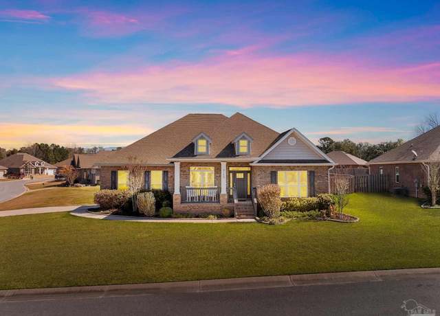 Property at 9150 Brookline Dr, Pensacola, FL 32526, 5 beds, 3 baths