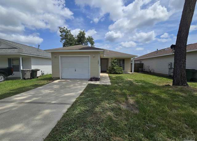 Property at 1082 Antigua Cir, Pensacola, FL 32506, 3 beds, 2 baths