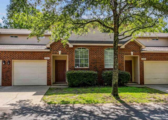 Property at 2204 Hadleigh Hills Ct, Navarre, FL 32566, 3 beds, 3 baths