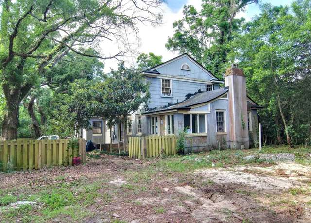 Property at 3707 W Jackson St, Pensacola, FL 32505, 3 beds, 2 baths