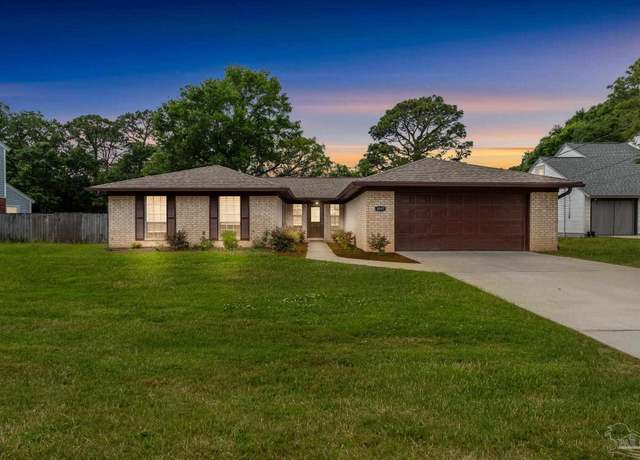Property at 5897 Somerset Dr, Pensacola, FL 32526, 3 beds, 2 baths