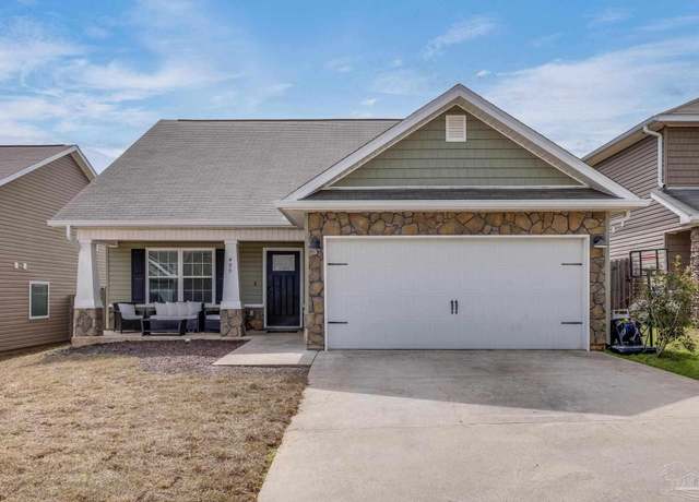 Property at 499 Eisenhower Dr, Crestview, FL 32539, 5 beds, 2.5 baths