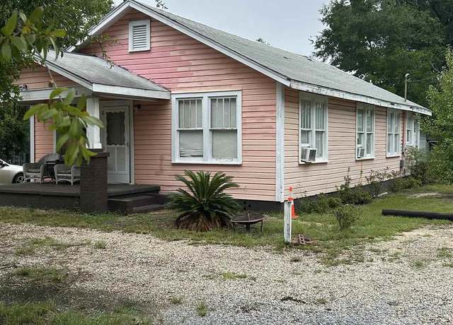 Property at 2007 W Garden St, Pensacola, FL 32502