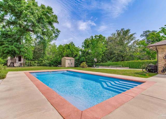 Property at 10165 Noriega Ln, Pensacola, FL 32514, 5 beds, 3.5 baths