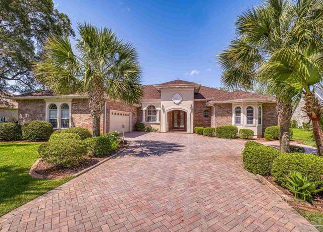 Property at 2796 Pebble Beach Dr, Navarre, FL 32566, 4 beds, 3.5 baths