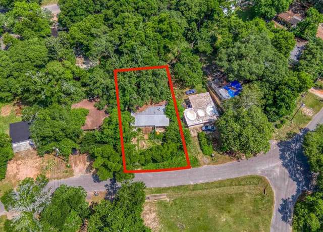 Property at 300 Louisiana Dr, Pensacola, FL 32505, 2 beds, 1 bath
