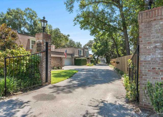 Property at 411 Bayshore Dr Unit E, Pensacola, FL 32507, 2 beds, 3 baths