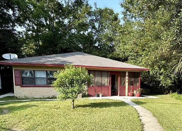 Property at 200 Georgia Dr, Pensacola, FL 32505, 3 beds, 1 bath