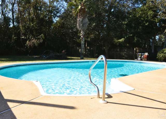 Property at 349 Western Pines Rd, Cantonment, FL 32533, 3 beds, 2.5 baths