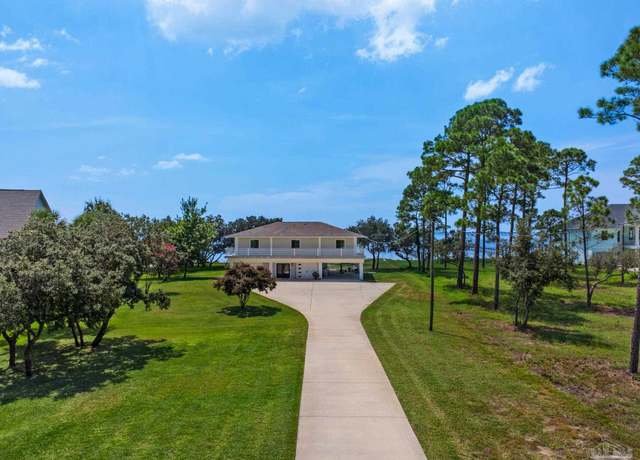 Property at 2829 Bay St, Gulf Breeze, FL 32563, 3 beds, 2.5 baths