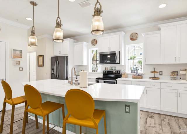 Property at 14508 Salt Meadow Dr, Pensacola, FL 32507, 2 beds, 2.5 baths