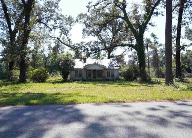 Property at 5710 Hall Rd, Jay, FL 32565, 2 beds, 1 bath
