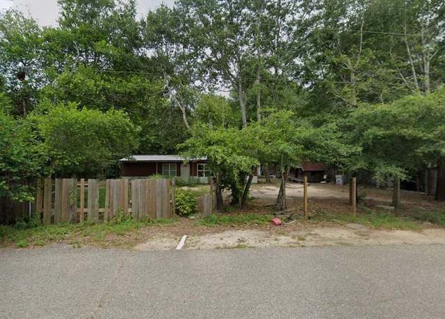 Property at 6163 Syrcle Ave, Milton, FL 32570, 3 beds, 1 bath