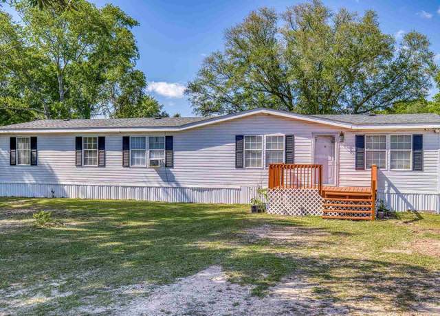 Property at 4060 Windsor Ln, Pace, FL 32571, 3 beds, 2 baths