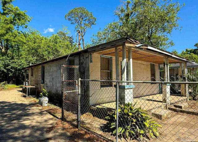Property at 3002 1/2 N Miller St, Pensacola, FL 32503, 3 beds, 1 bath