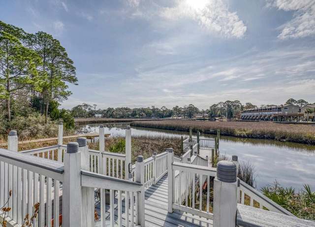 Property at 9553 Daisy Ln Unit 5A, Pensacola, FL 32507, 3 beds, 2.5 baths