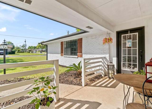 Property at 4470 Jumento Dr, Pensacola, FL 32514, 4 beds, 2 baths