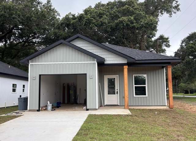 Property at 117 Hansen Blvd, Pensacola, FL 32505, 3 beds, 2 baths