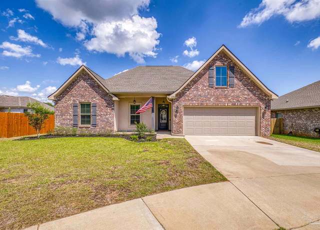 Property at 4586 Queen Palm Ct, Milton, FL 32571, 4 beds, 2 baths