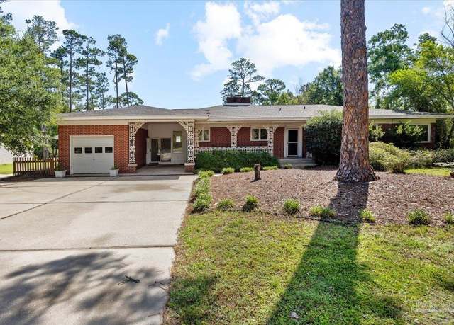 Property at 4 Lakeside Dr, Pensacola, FL 32507, 4 beds, 3.5 baths