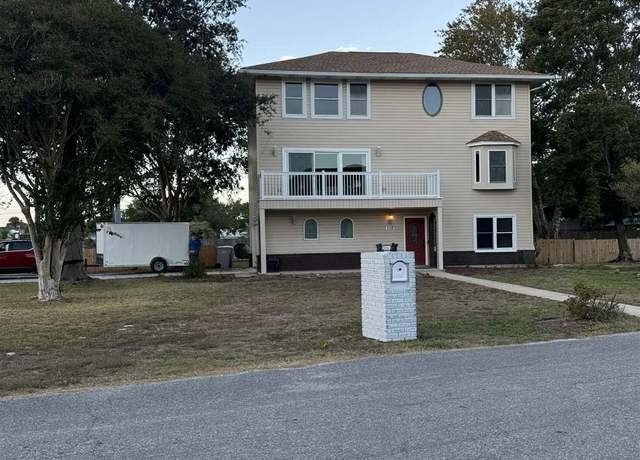 Property at 8156 Pompano St, Navarre, FL 32566, 4 beds, 3.5 baths