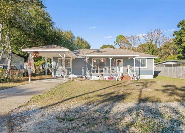 Property at 209 2nd St, Niceville, FL 32578, 3 beds, 1 bath